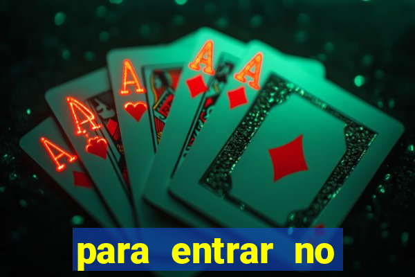 para entrar no time de futebol profissional o jogador deve ter pelo menos 18 anos