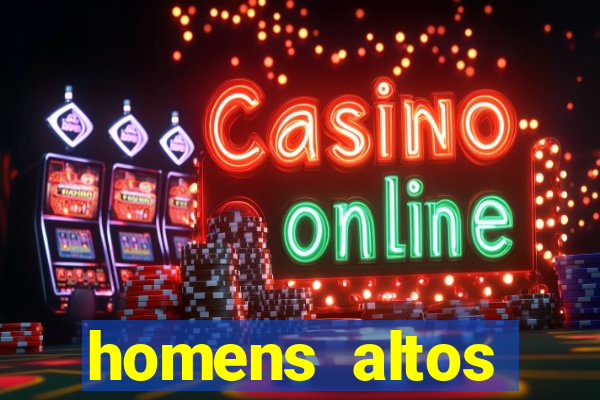 homens altos sarados pelados