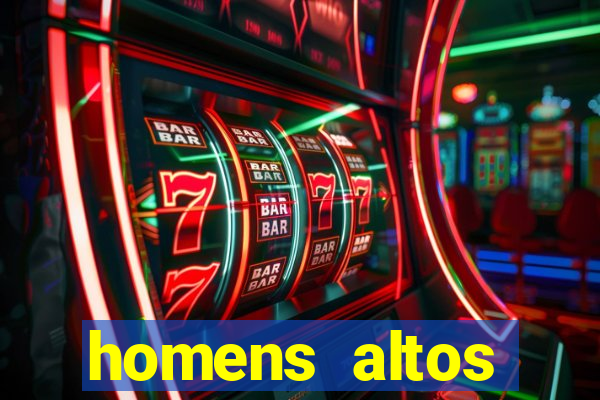 homens altos sarados pelados