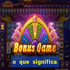 o que significa sonhar dobrando roupas