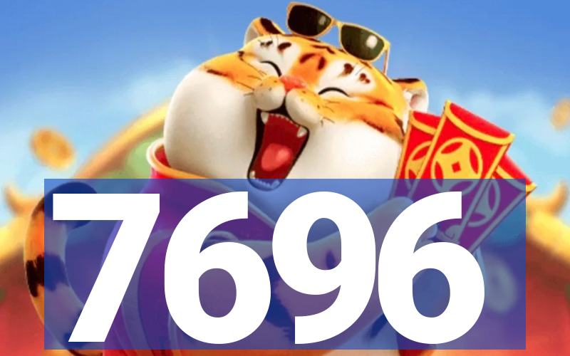 7696