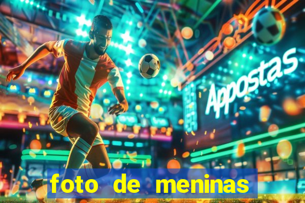 foto de meninas cacheadas fake