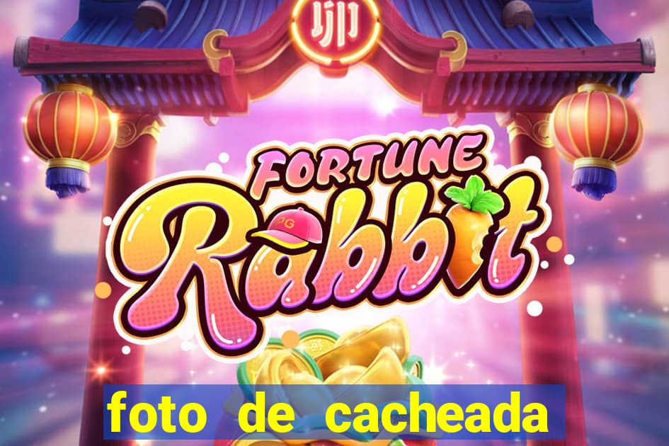 foto de cacheada no espelho