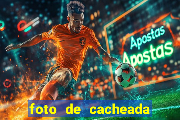 foto de cacheada no espelho